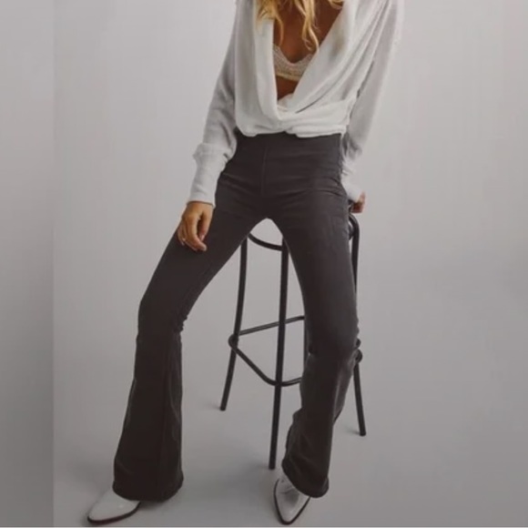 NEW! Free People pull on penny flares - Picture 1 of 7